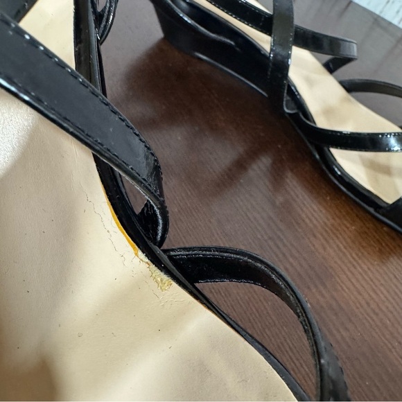 COLE HAAN KIE RIN WEDGE Black Patent Leather Strappy Sandals kitten heel size 8 - Picture 15 of 16
